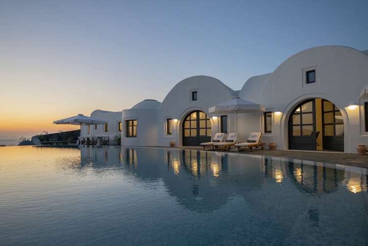 Voyage villa privée avec piscine à Santorin